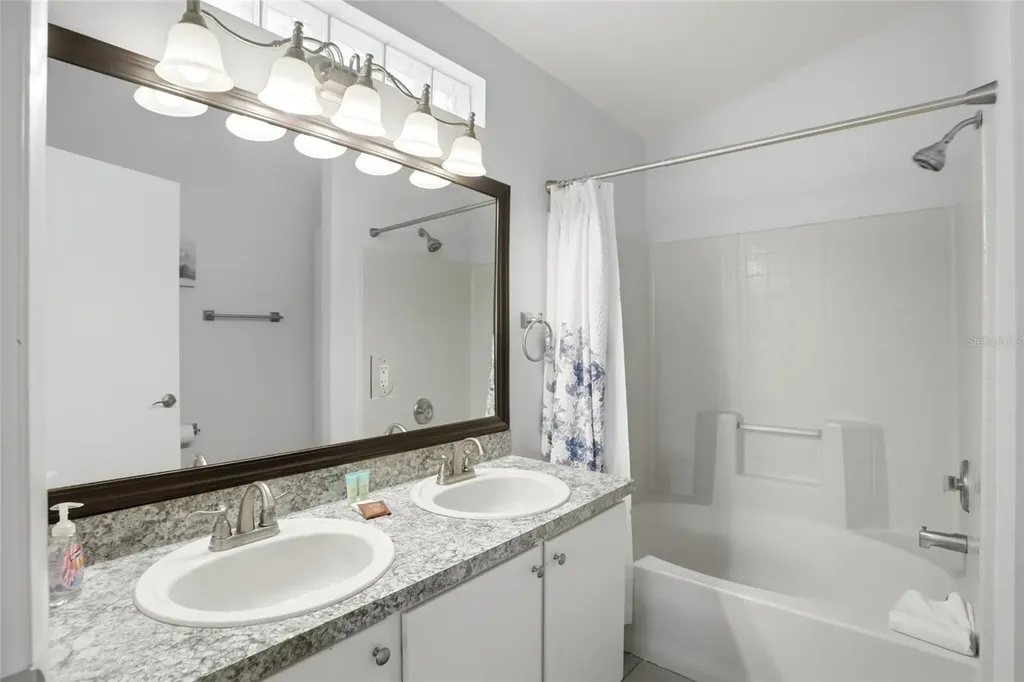 562 Bailey Circle Davenport FL 33897
