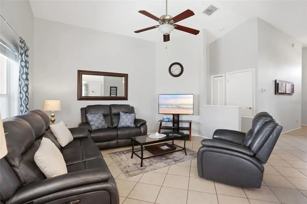 562 Bailey Circle Davenport FL 33897