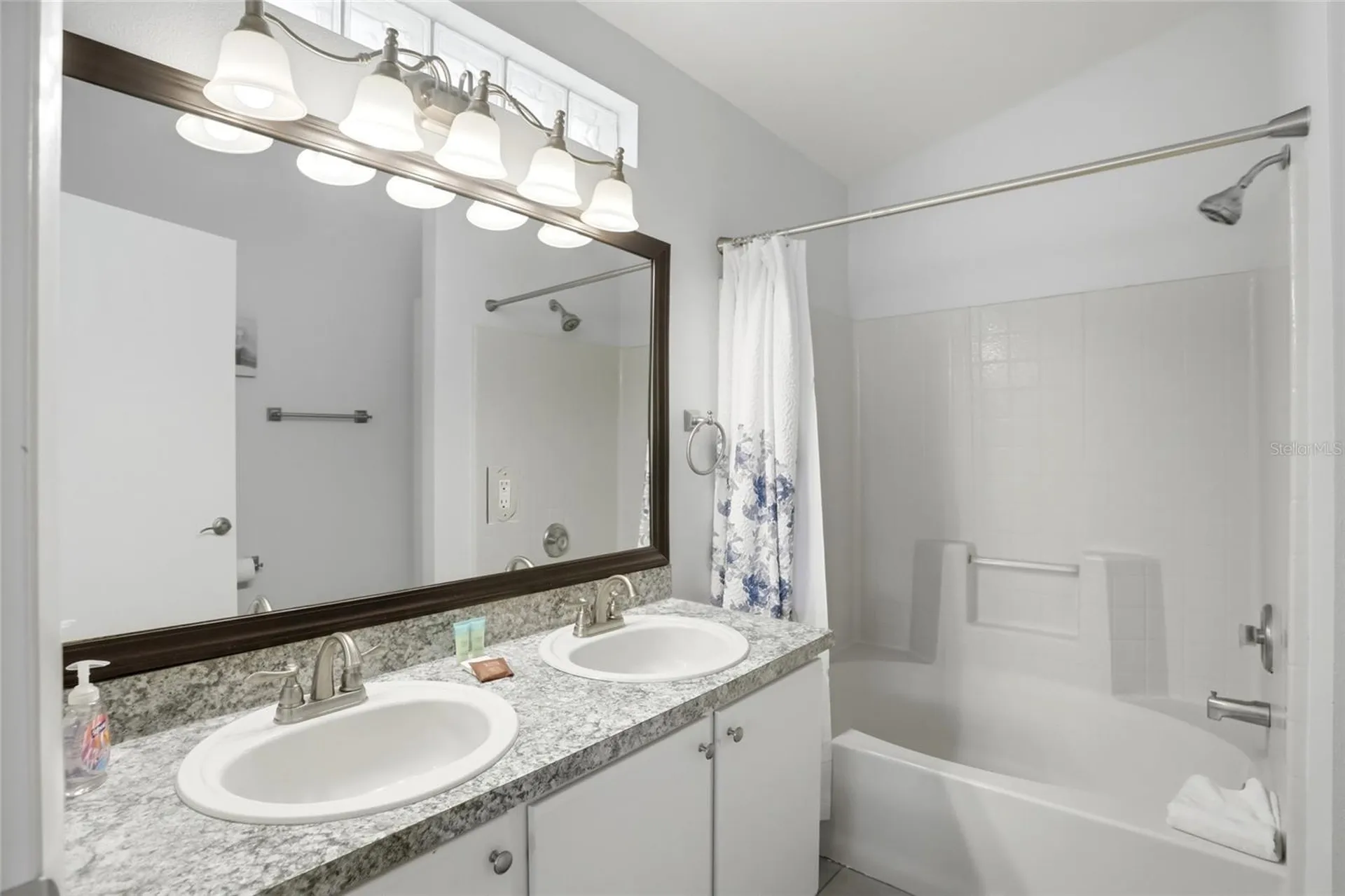 562 Bailey Circle Davenport FL 33897