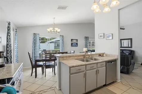 562 Bailey Circle Davenport FL 33897