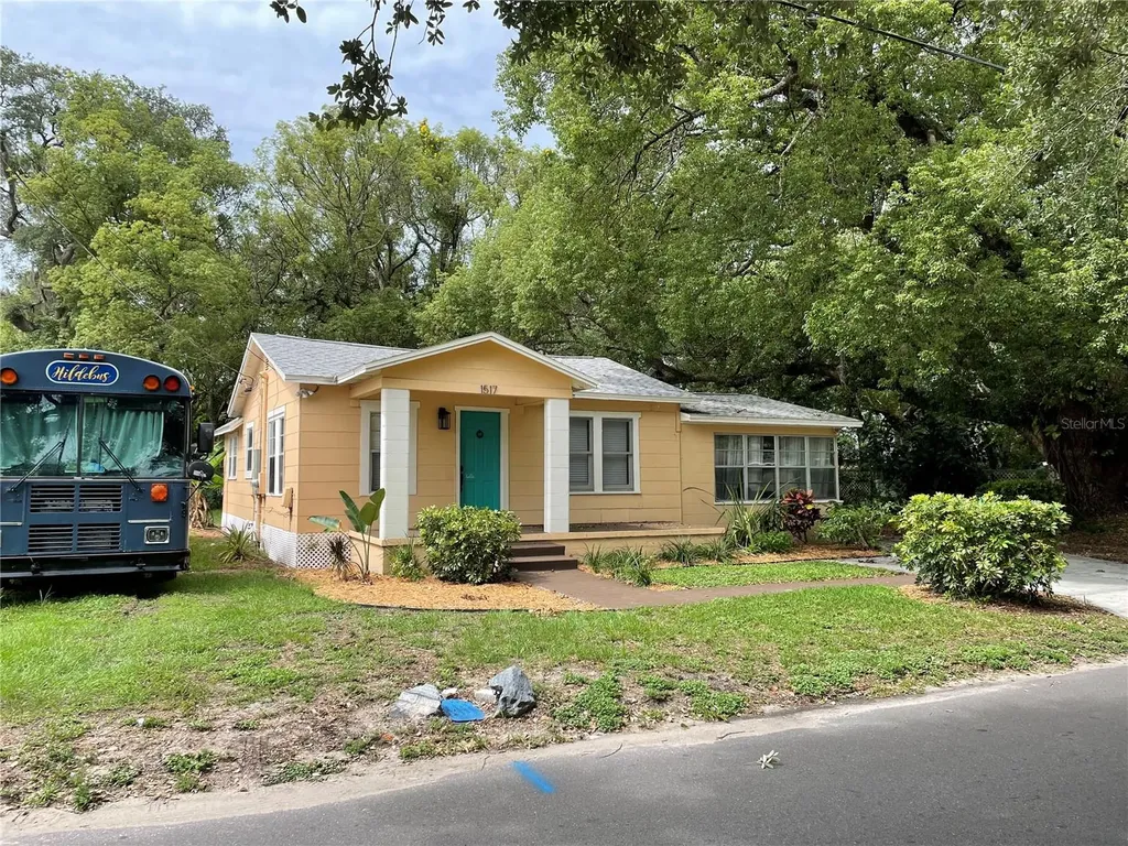 1517 E Ellicott Street Tampa FL 33610