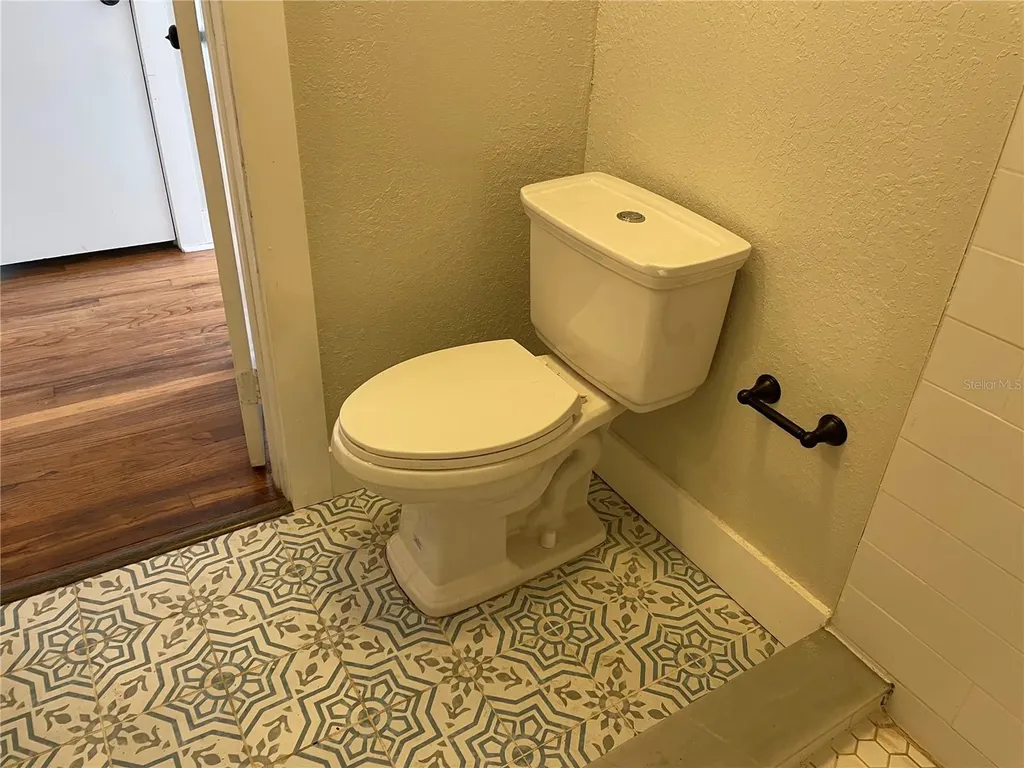1517 E Ellicott Street Tampa FL 33610