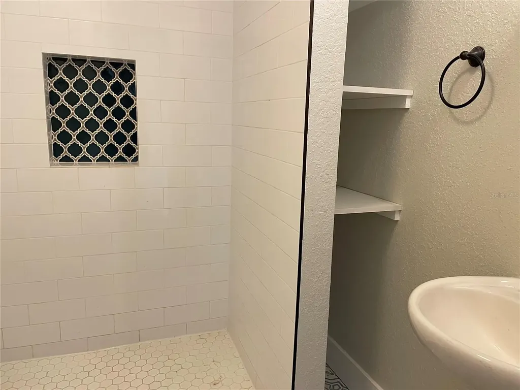1517 E Ellicott Street Tampa FL 33610