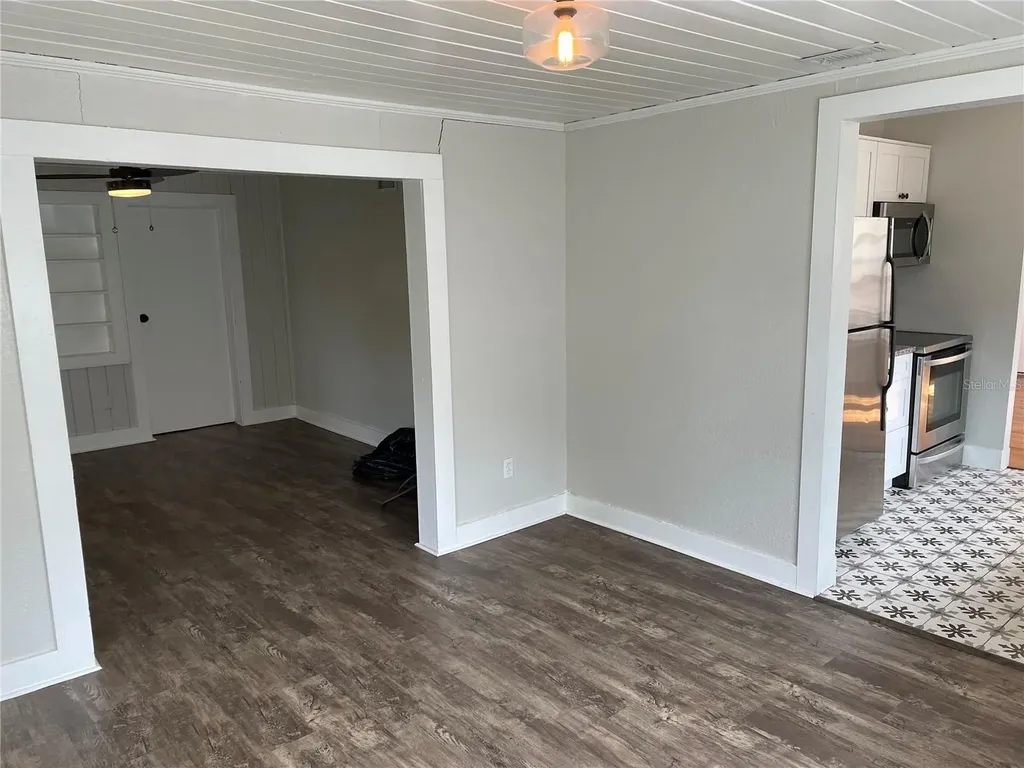 1517 E Ellicott Street Tampa FL 33610