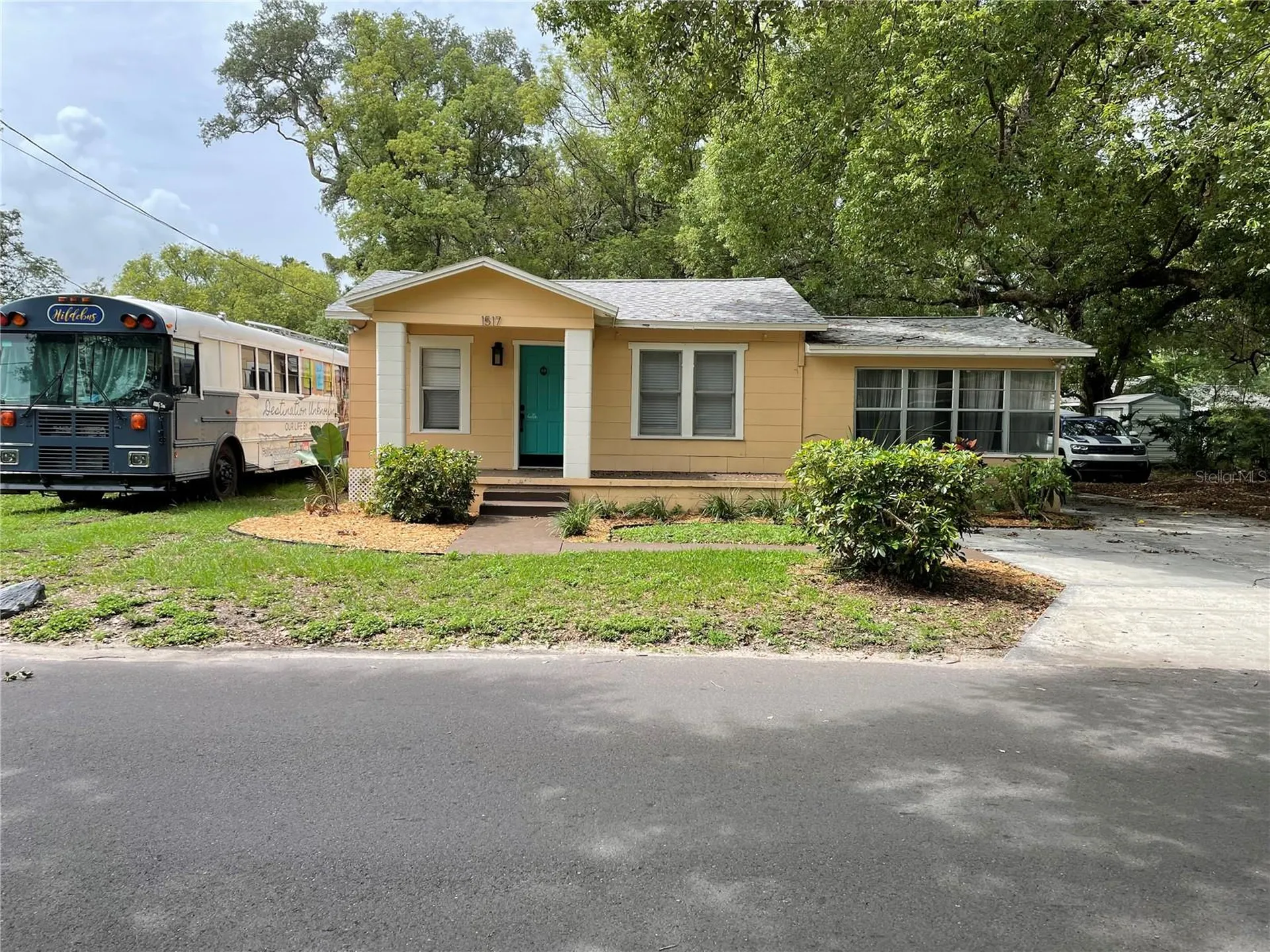 1517 E Ellicott Street Tampa FL 33610