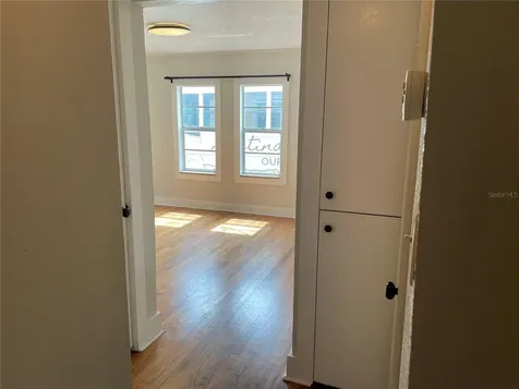 1517 E Ellicott Street Tampa FL 33610