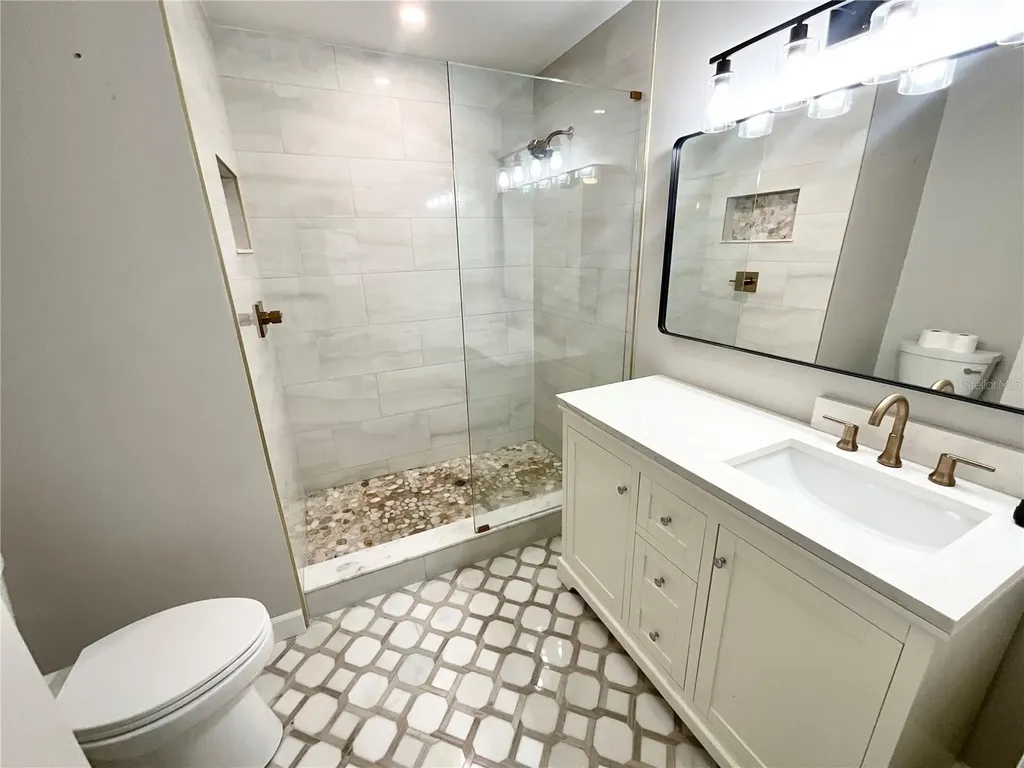 2468 Gulfbreeze Circle Palm Harbor FL 34683