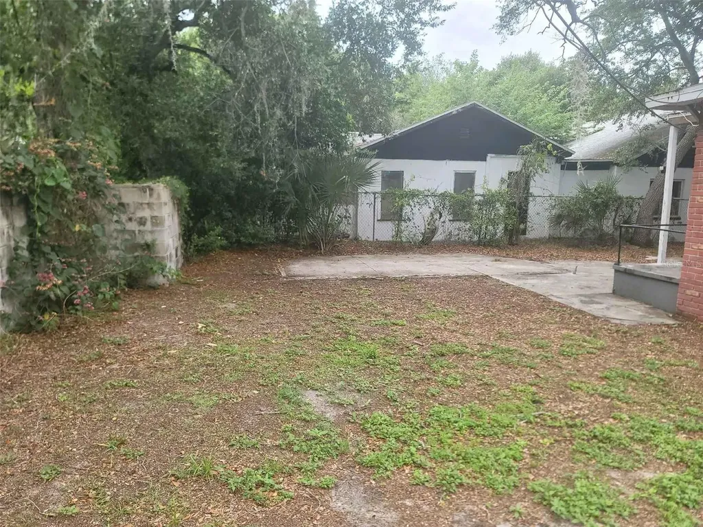 2035 10th Street S St Petersburg FL 33705