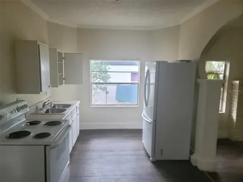 2035 10th Street S St Petersburg FL 33705