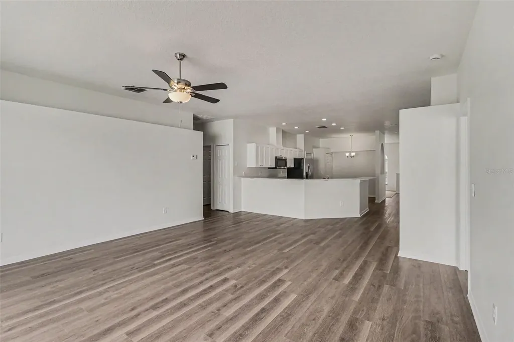 2565 Skif Drive Orlando FL 32812