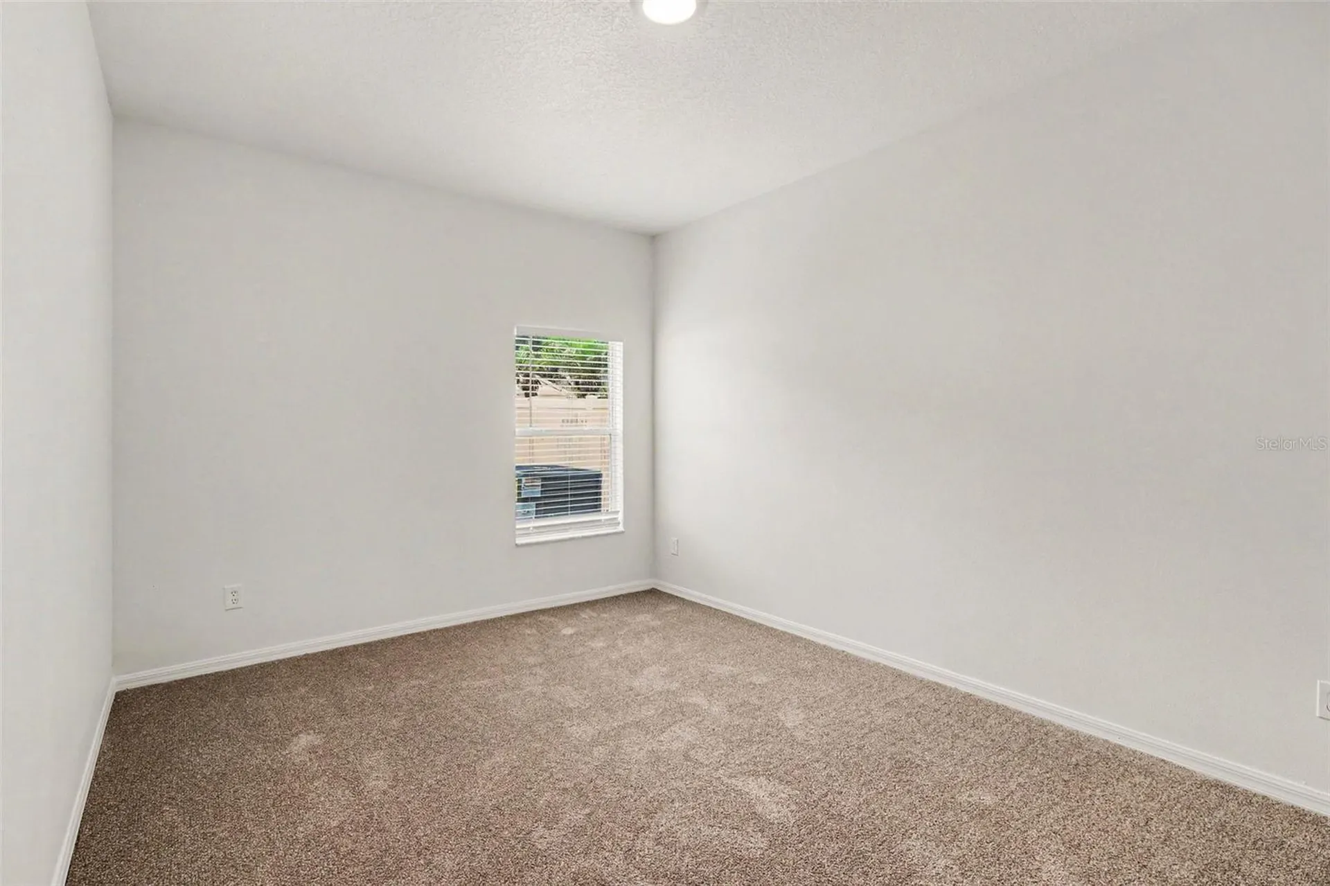 2565 Skif Drive Orlando FL 32812