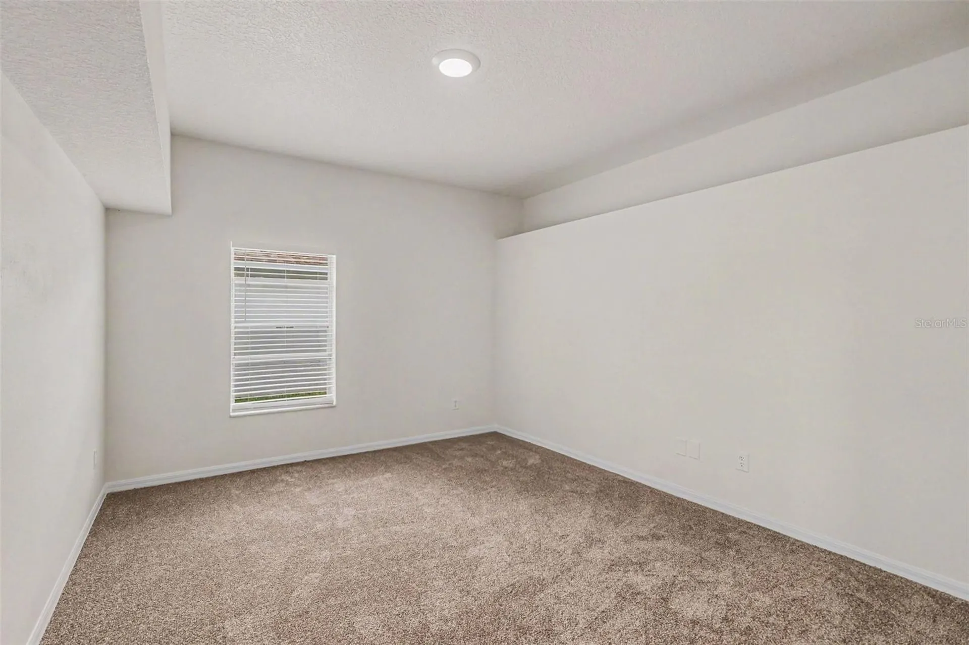 2565 Skif Drive Orlando FL 32812