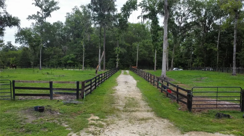 16945 NW 128th Terrace Reddick FL 32686