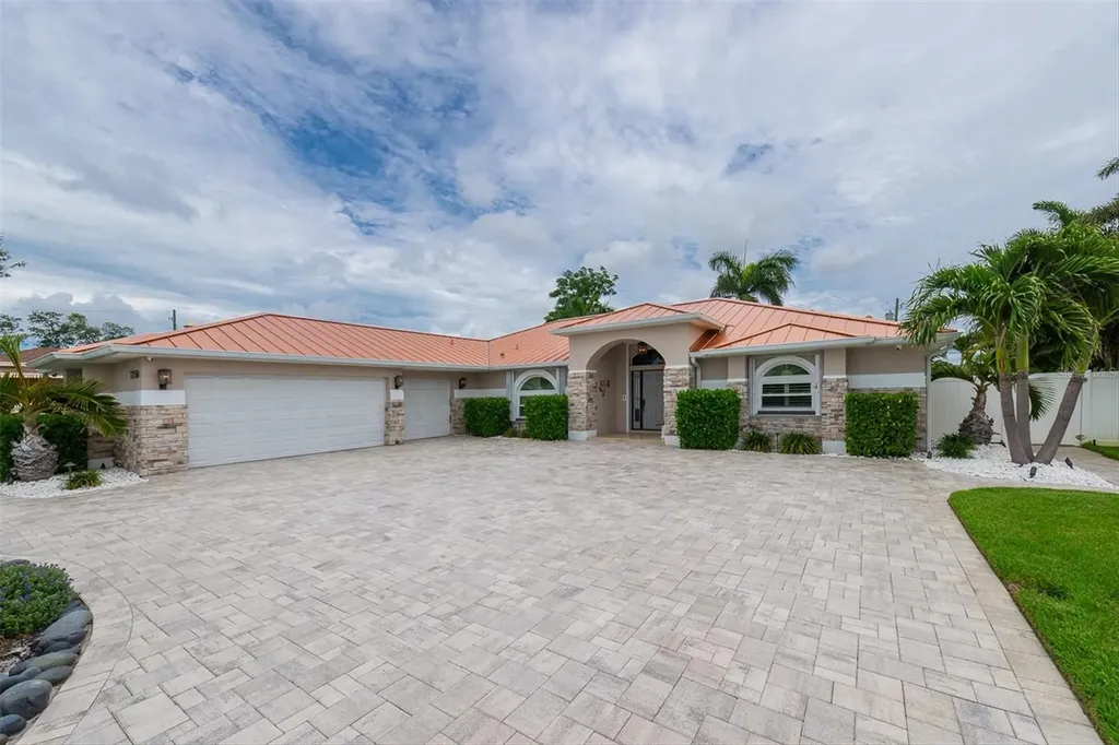 7759 Carver Court Seminole FL 33772