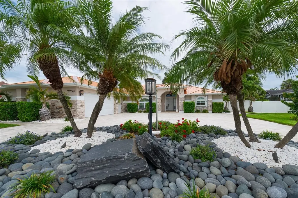 7759 Carver Court Seminole FL 33772