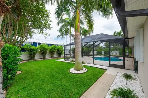 7759 Carver Court Seminole FL 33772