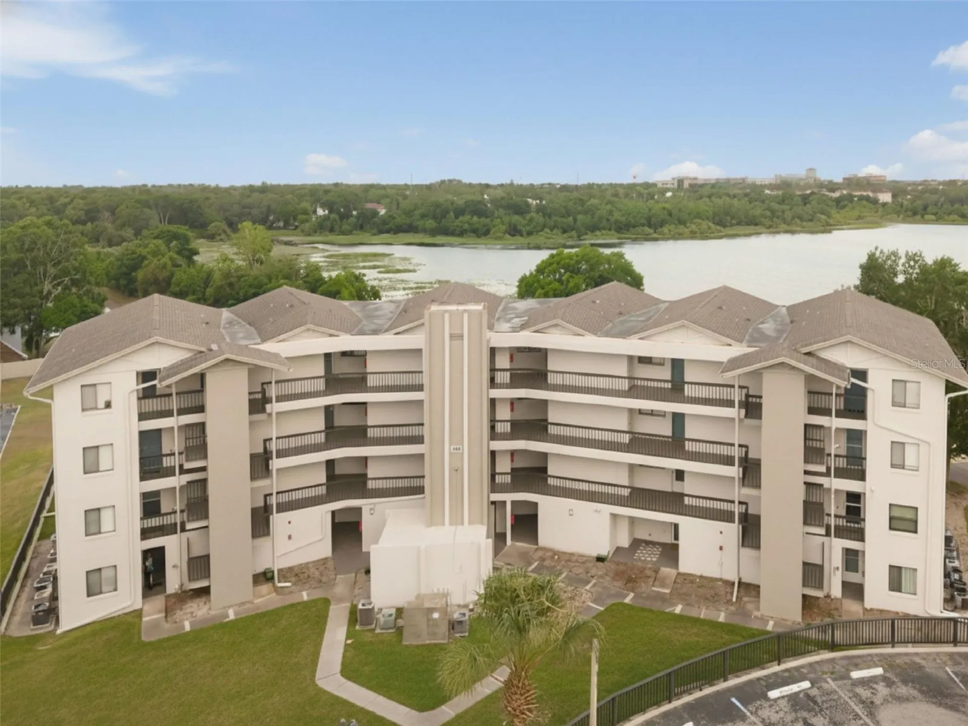 1068 Lotus Parkway Altamonte Springs FL 32714