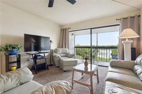 1068 Lotus Parkway Altamonte Springs FL 32714
