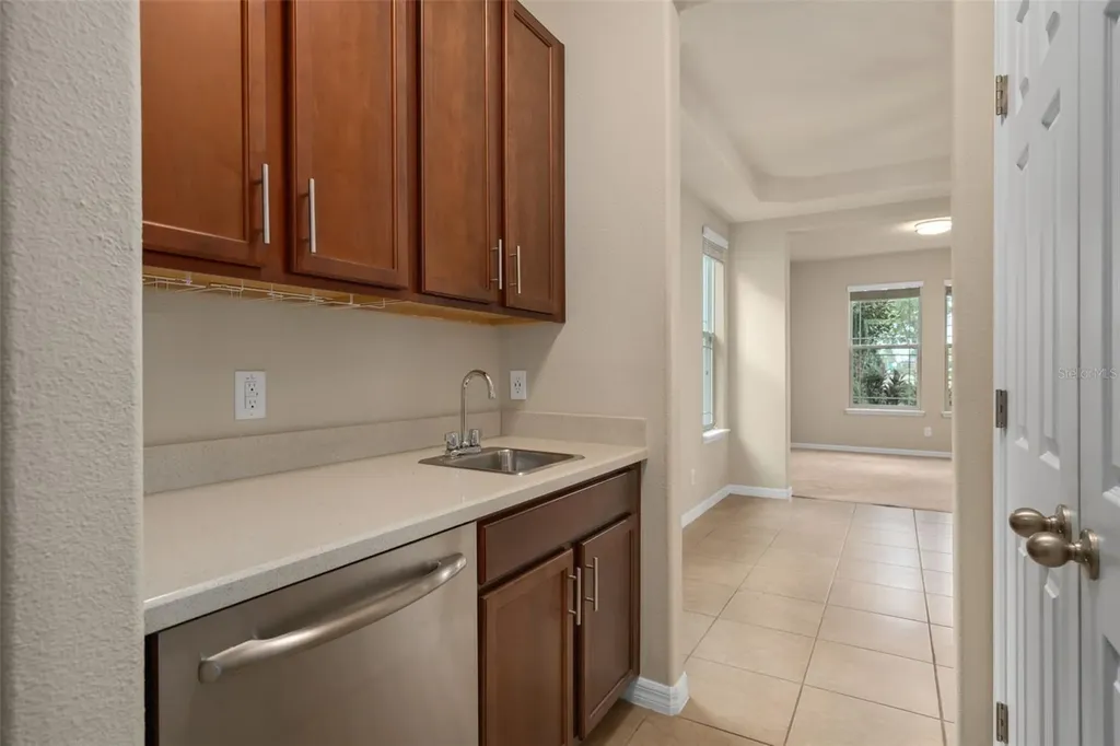 5177 Dove Tree Street Orlando FL 32811