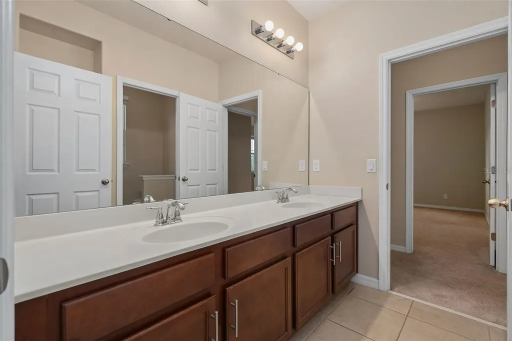 5177 Dove Tree Street Orlando FL 32811