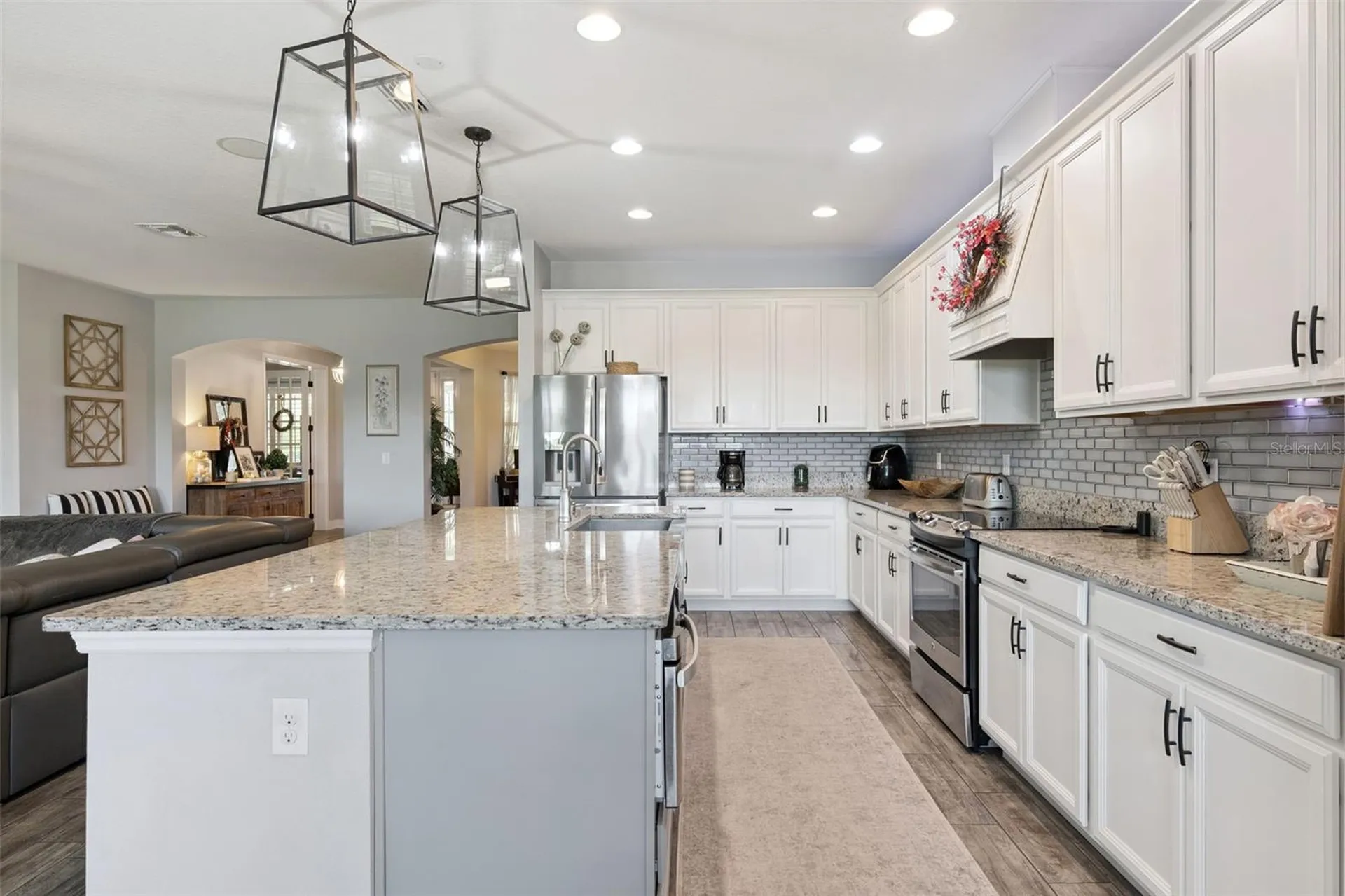 695 Lee Avenue Oviedo FL 32765