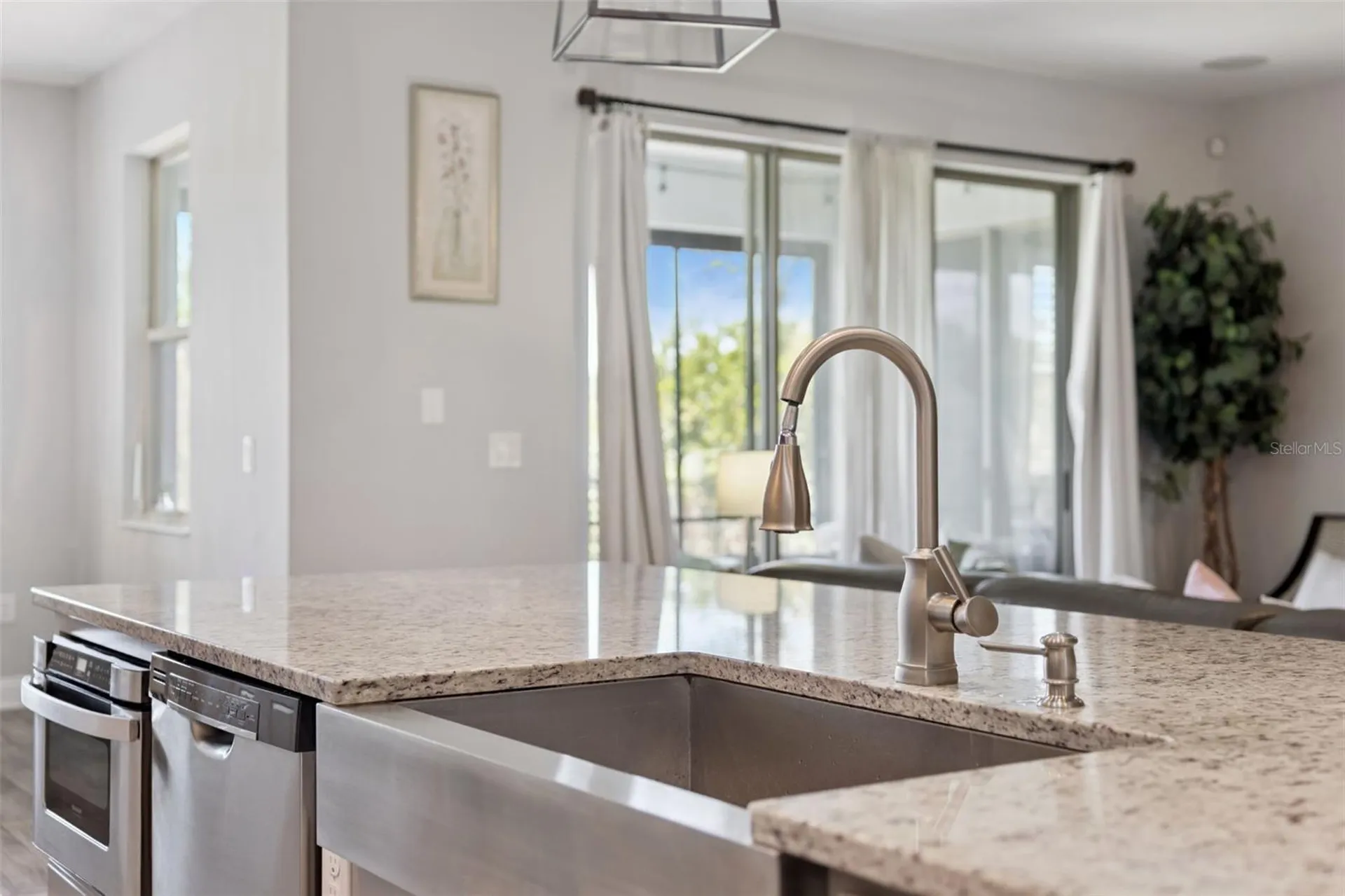 695 Lee Avenue Oviedo FL 32765