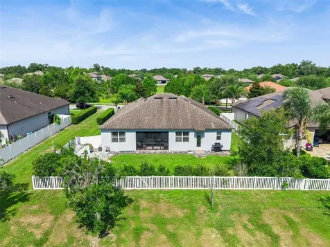 695 Lee Avenue Oviedo FL 32765