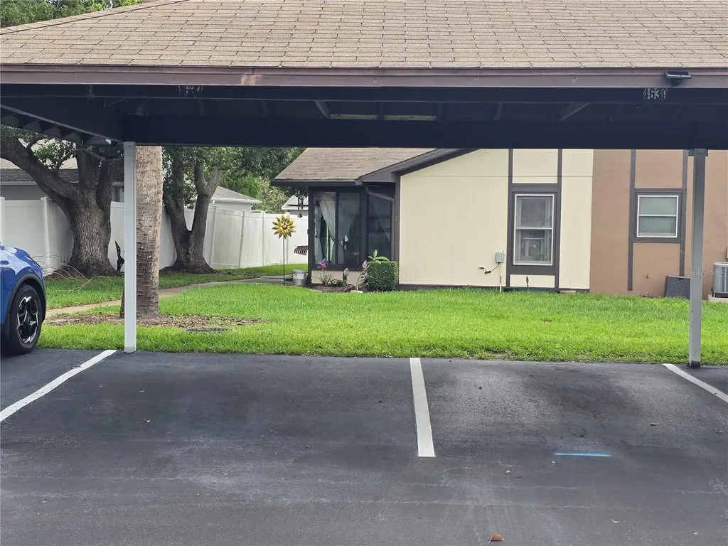 4632 Blossom Boulevard Zephyrhills FL 33542
