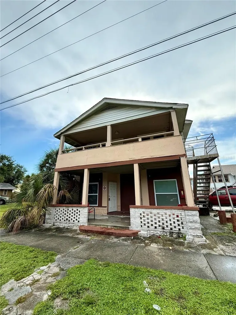 610 14th Street N St Petersburg FL 33705