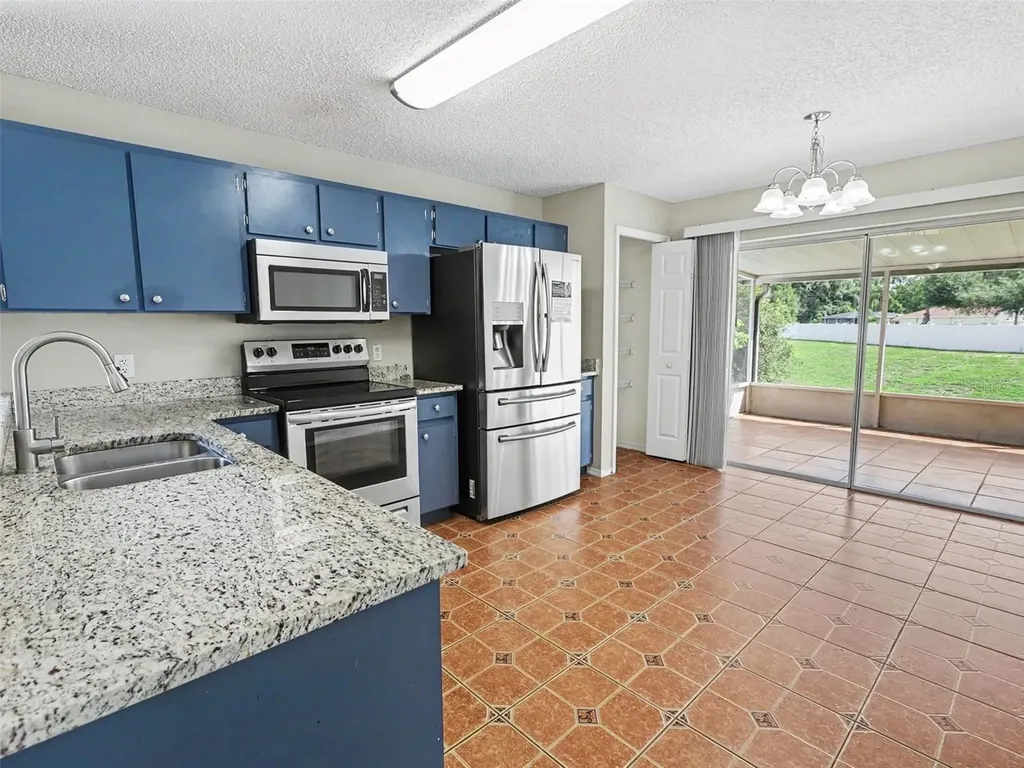 9823 Morris Glen Way Tampa FL 33637
