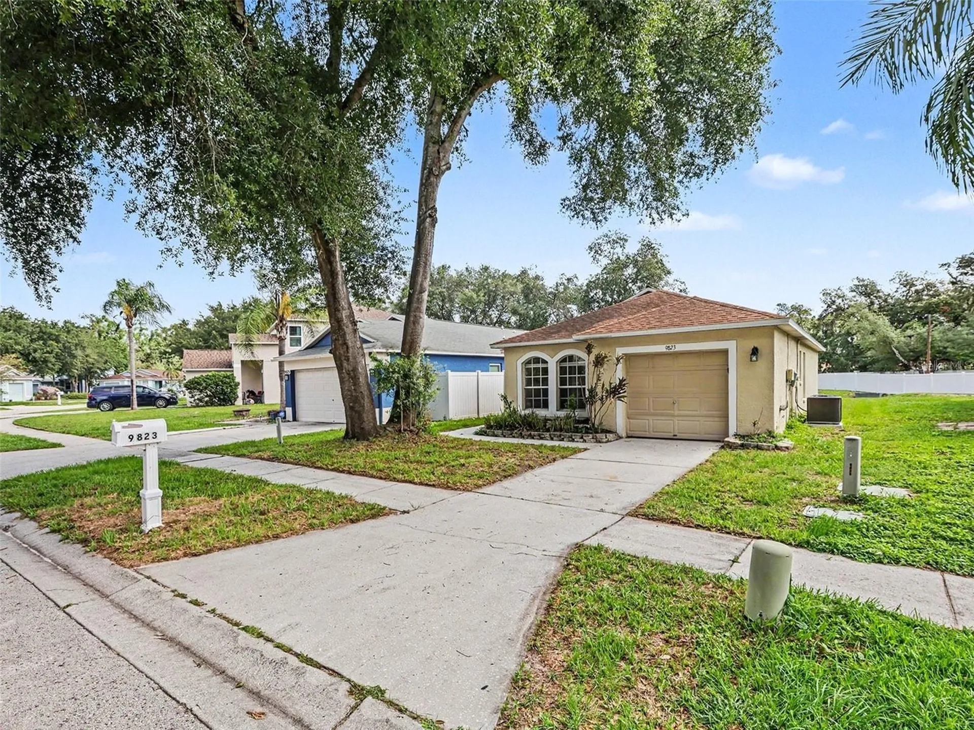 9823 Morris Glen Way Tampa FL 33637