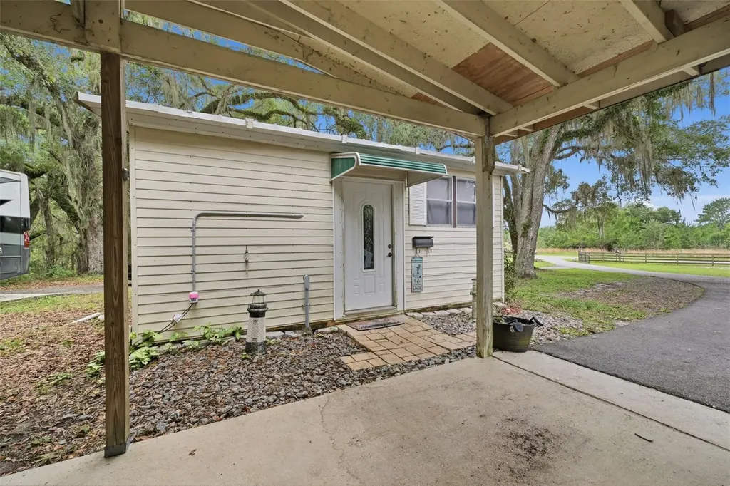 7663 Cr 247 Lake Panasoffkee FL 33538
