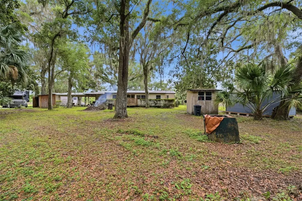 7663 Cr 247 Lake Panasoffkee FL 33538