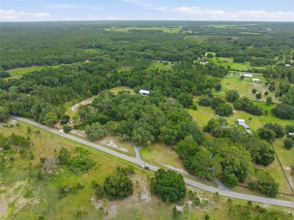7663 Cr 247 Lake Panasoffkee FL 33538