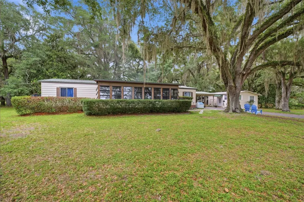 7663 Cr 247 Lake Panasoffkee FL 33538
