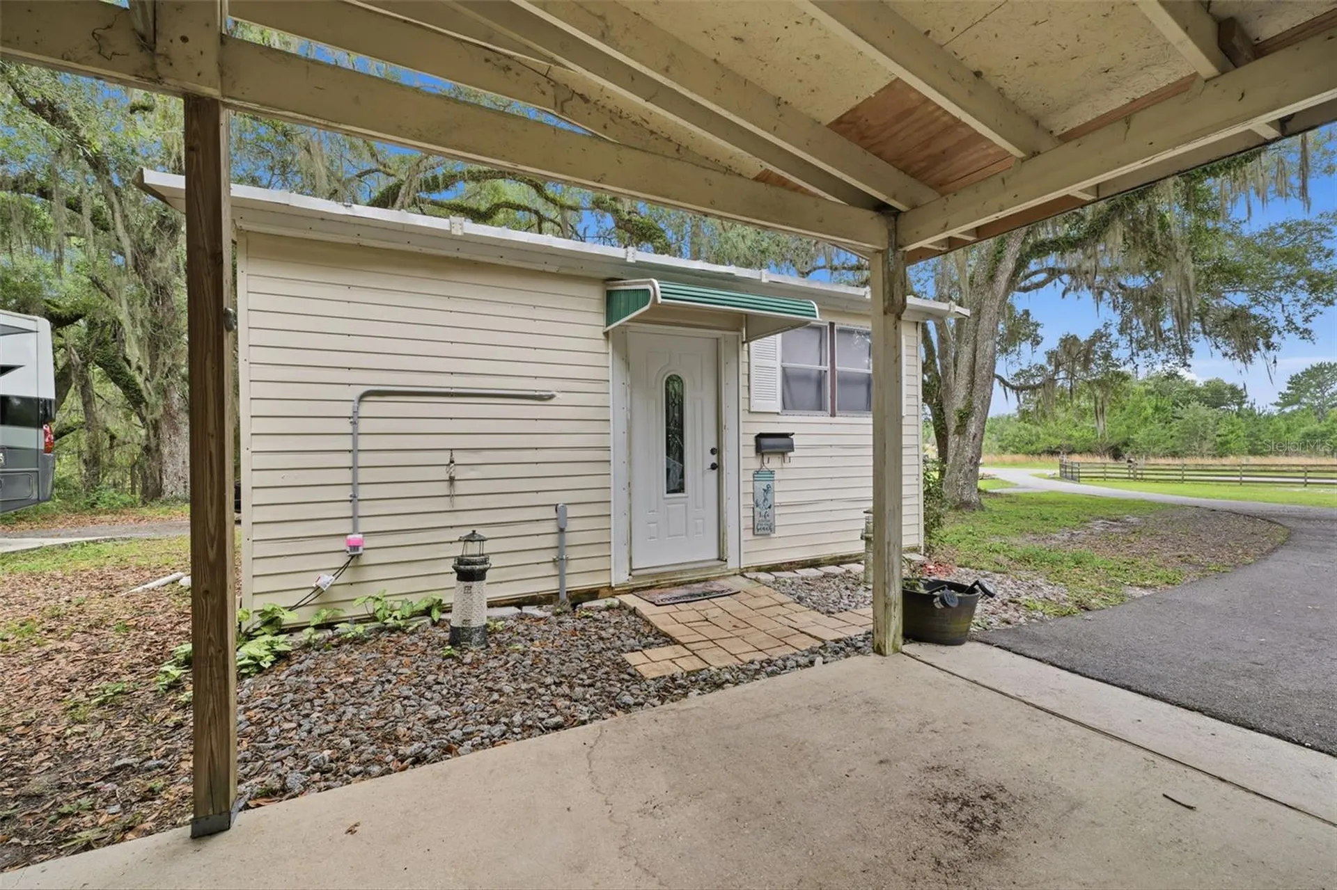 7663 Cr 247 Lake Panasoffkee FL 33538