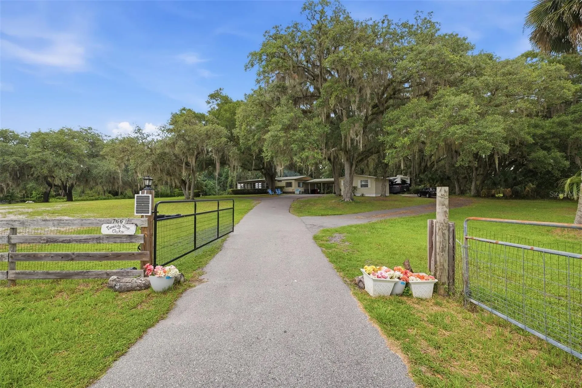 7663 Cr 247 Lake Panasoffkee FL 33538