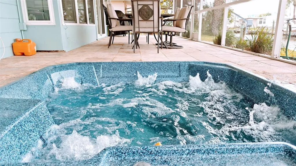8521 42nd Avenue N St Petersburg FL 33709