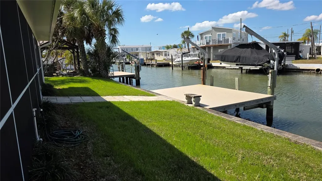 8521 42nd Avenue N St Petersburg FL 33709