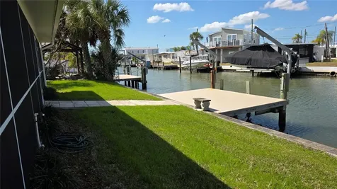 8521 42nd Avenue N St Petersburg FL 33709