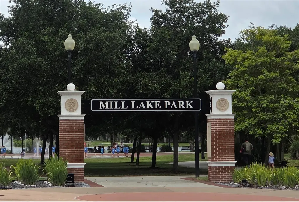 580 Lakeview Avenue Orange City FL 32763