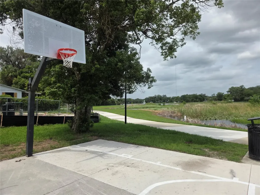 580 Lakeview Avenue Orange City FL 32763