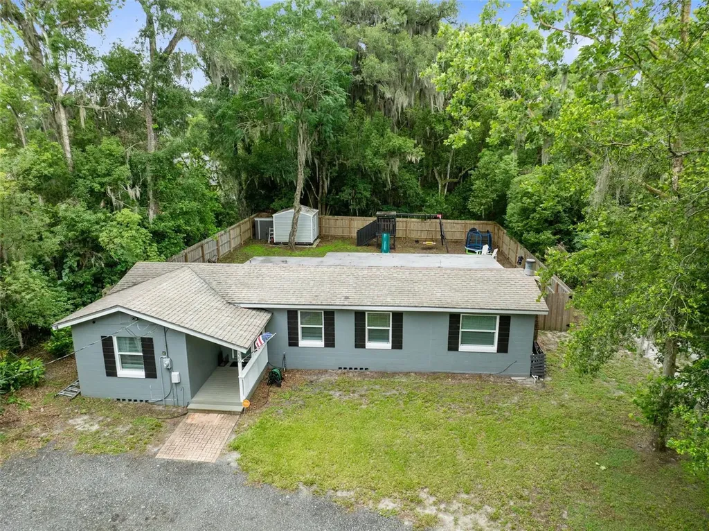 580 Lakeview Avenue Orange City FL 32763