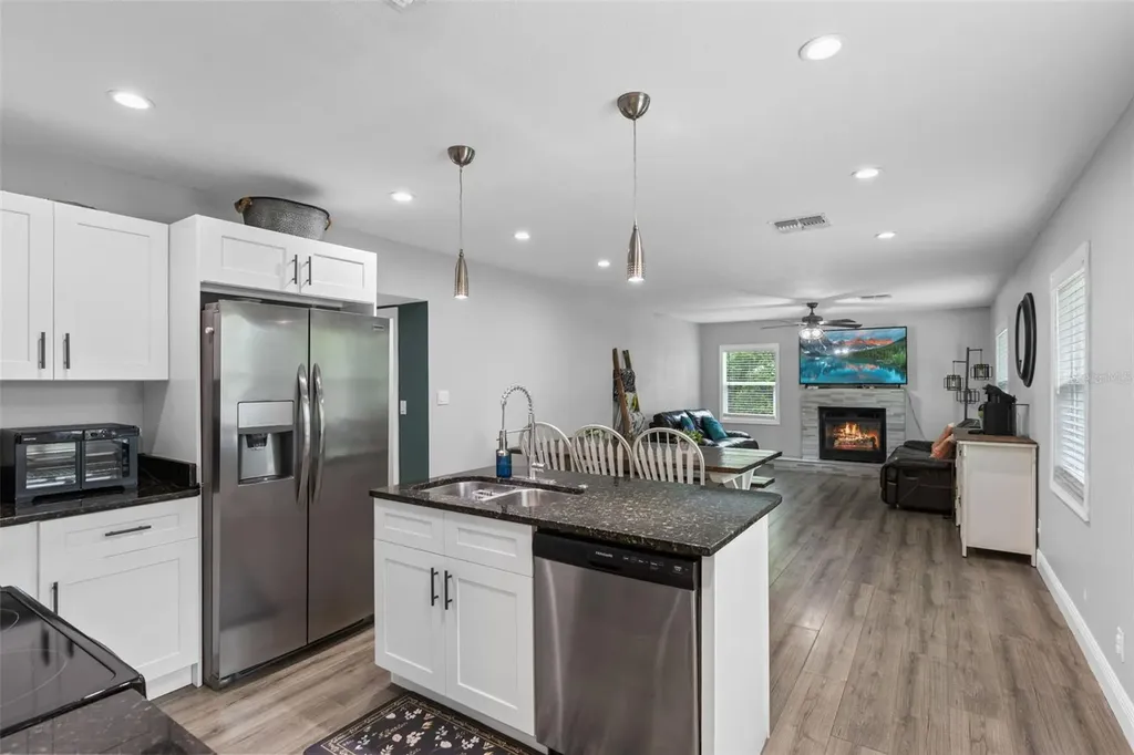 580 Lakeview Avenue Orange City FL 32763