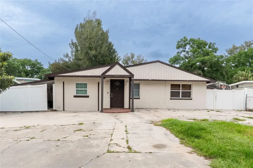 8819 W Broad Street Tampa FL 33615
