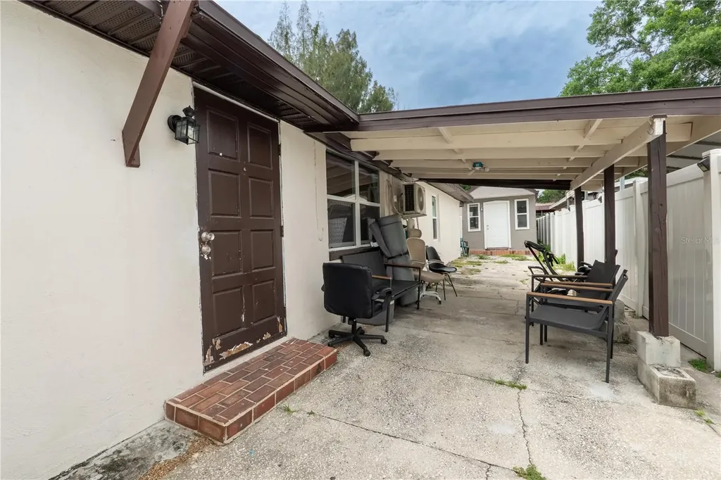8819 W Broad Street Tampa FL 33615
