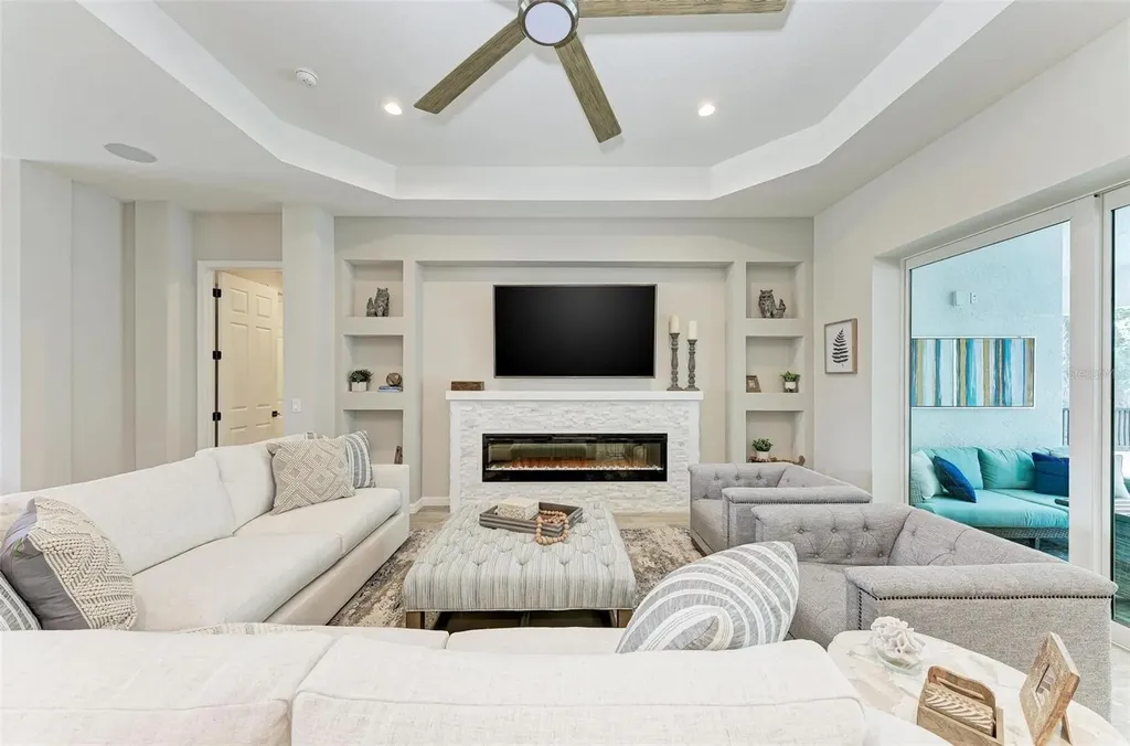 8211 37th Avenue Circle W Bradenton FL 34209