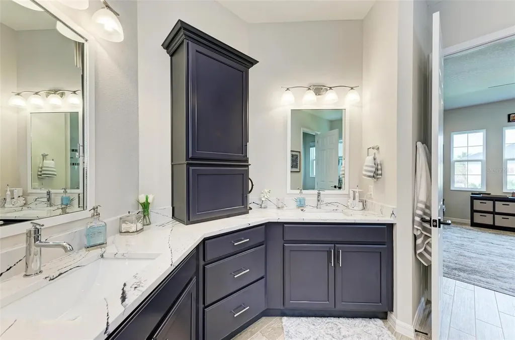 8211 37th Avenue Circle W Bradenton FL 34209