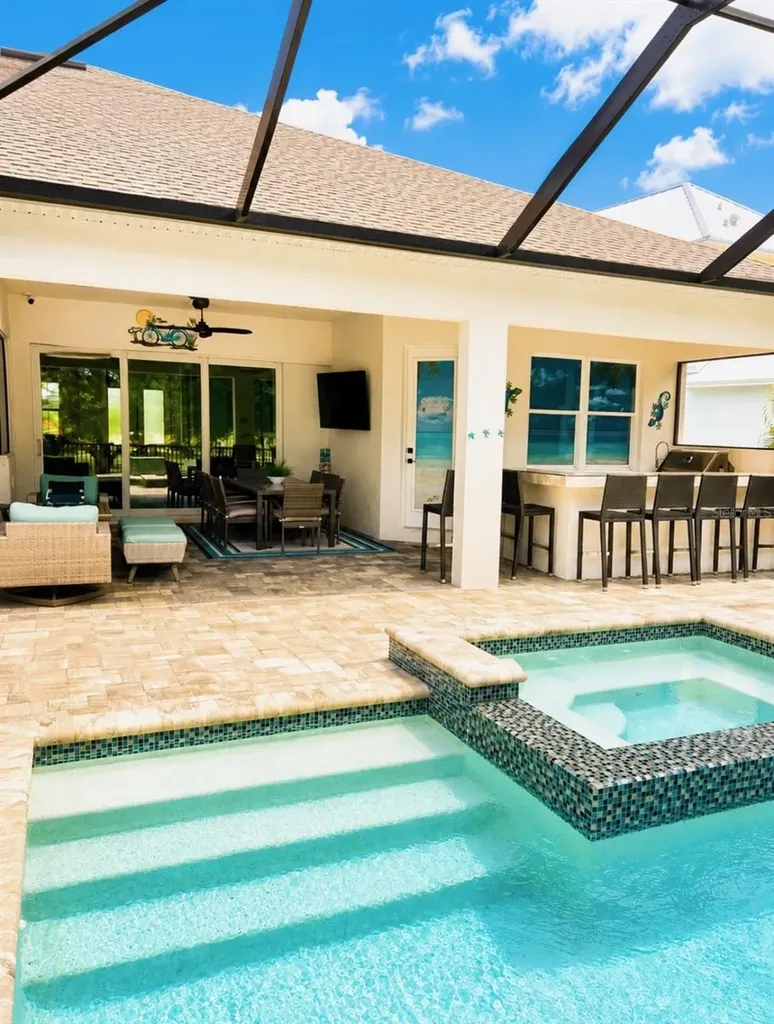 8211 37th Avenue Circle W Bradenton FL 34209