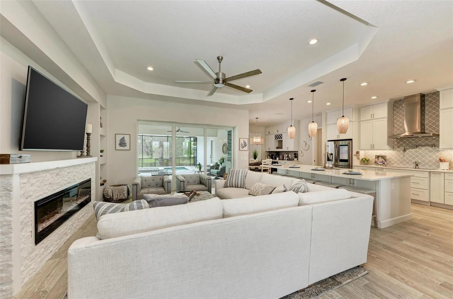 8211 37th Avenue Circle W Bradenton FL 34209